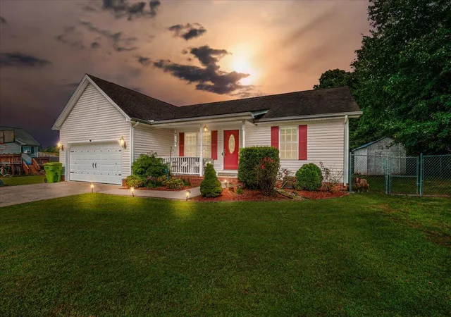 Photo 1 of Single family home for sale at 1580 Engle Ridge Rd, Lily, KY 40740 | MLS# 26023387 | Listing updated on 2026-10-05
