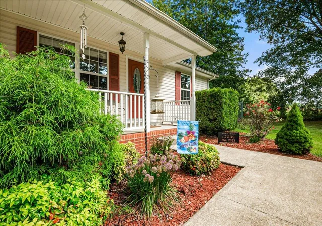 Photo 3 of Single family home for sale at 1580 Engle Ridge Rd, Lily, KY 40740 | MLS# 26023387 | Listing updated on 2026-10-13