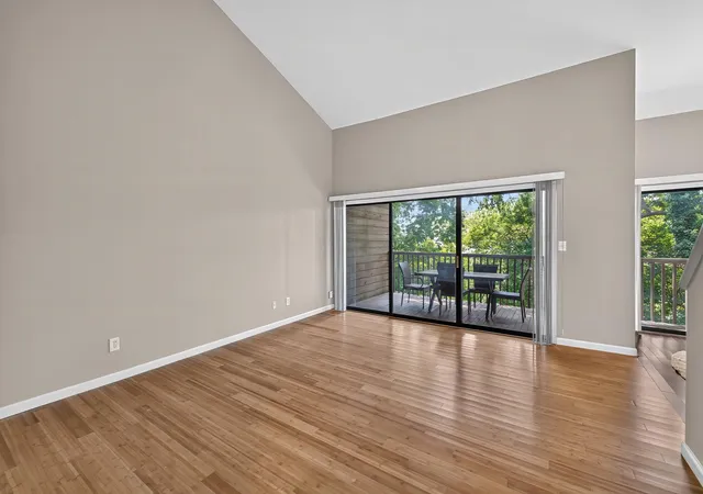 Listing Photo 4 - Condo for sale in building located at 750 Shaker Dr, Lexington, KY 40504 - Unit #311