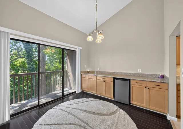 Listing Photo 5 - Condo for sale in building located at 750 Shaker Dr, Lexington, KY 40504 - Unit #311