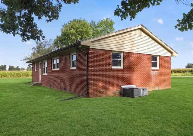 Photo 2 of Single family home for sale at 14482 State Hwy 129, Fulton, KY 42041 | MLS# 26023133 | Listing updated on 2026-08-25
