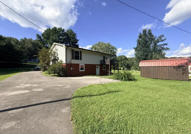 Photo 2 of Single family home for sale at 875 Copperas, Morehead, KY 40351 | MLS# 26023151 | Listing updated on 2026-08-25