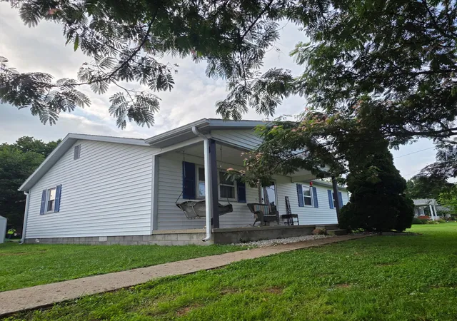 Photo 1 of Single family home for sale at 113 Durham St, Junction City, KY 40440 | MLS# 26023140 | Listing updated on 2026-10-05