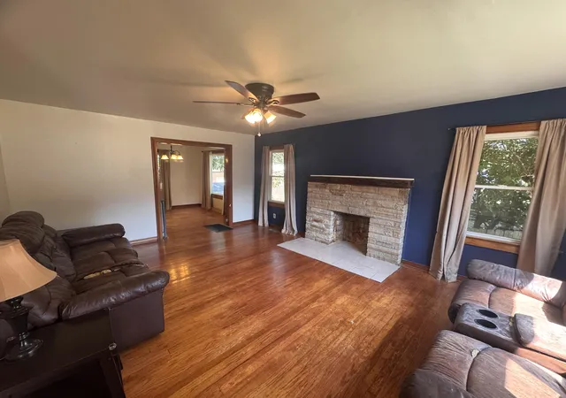 Photo 2 of Single family home for sale at 715 E Market St, Princeton, KY 42445 | MLS# 26023263 | Listing updated on 2026-08-26