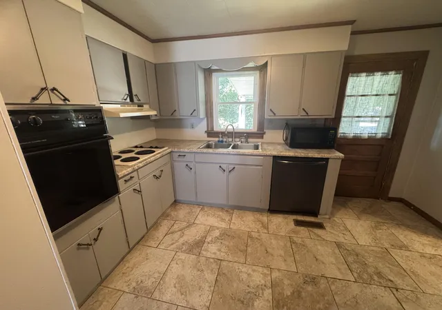 Photo 4 of Single family home for sale at 715 E Market St, Princeton, KY 42445 | MLS# 26023263 | Listing updated on 2026-08-26