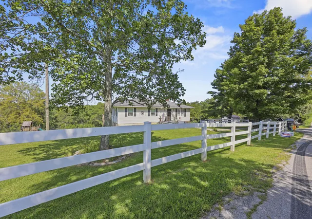 Photo 4 of Single family home for sale at 69 French Ln, Mount Olivet, KY 41064 | MLS# 26023409 | Listing updated on 2026-09-11