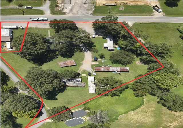 Photo 3 of Single family home for sale at 3952 Us Hwy 68, Benton, KY 42025 | MLS# 26023241 | Listing updated on 2026-09-15