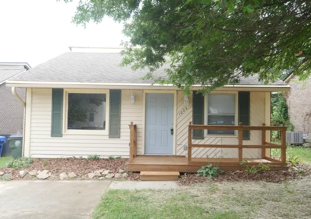 Photo 1 of Single family home for sale at 1023 Trent Blvd, Lexington, KY 40517 | MLS# 26023214 | Listing updated on 2026-09-09