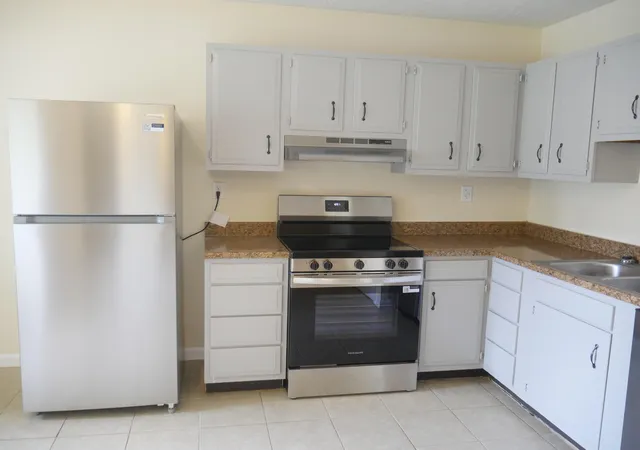 Photo 3 of Sale Pending at 1023 Trent Blvd, Lexington, KY 40517 | MLS# 26023214 | Listing updated on 2026-09-20