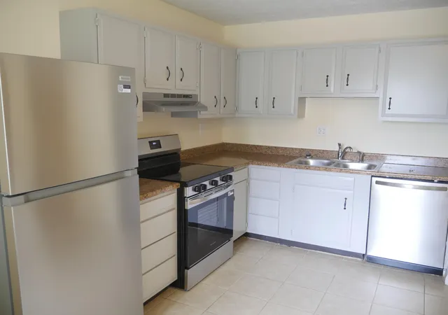 Photo 4 of Sale Pending at 1023 Trent Blvd, Lexington, KY 40517 | MLS# 26023214 | Listing updated on 2026-09-20
