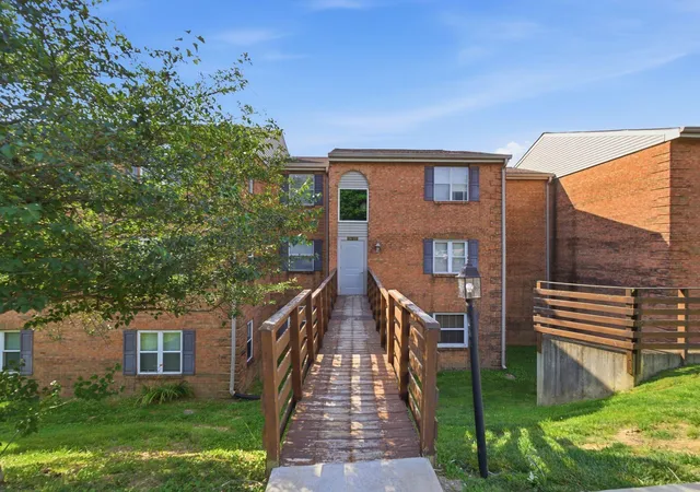 Condo for sale at 421 Redding Rd #118, Lexington, KY 40517 | MLS# 26023176