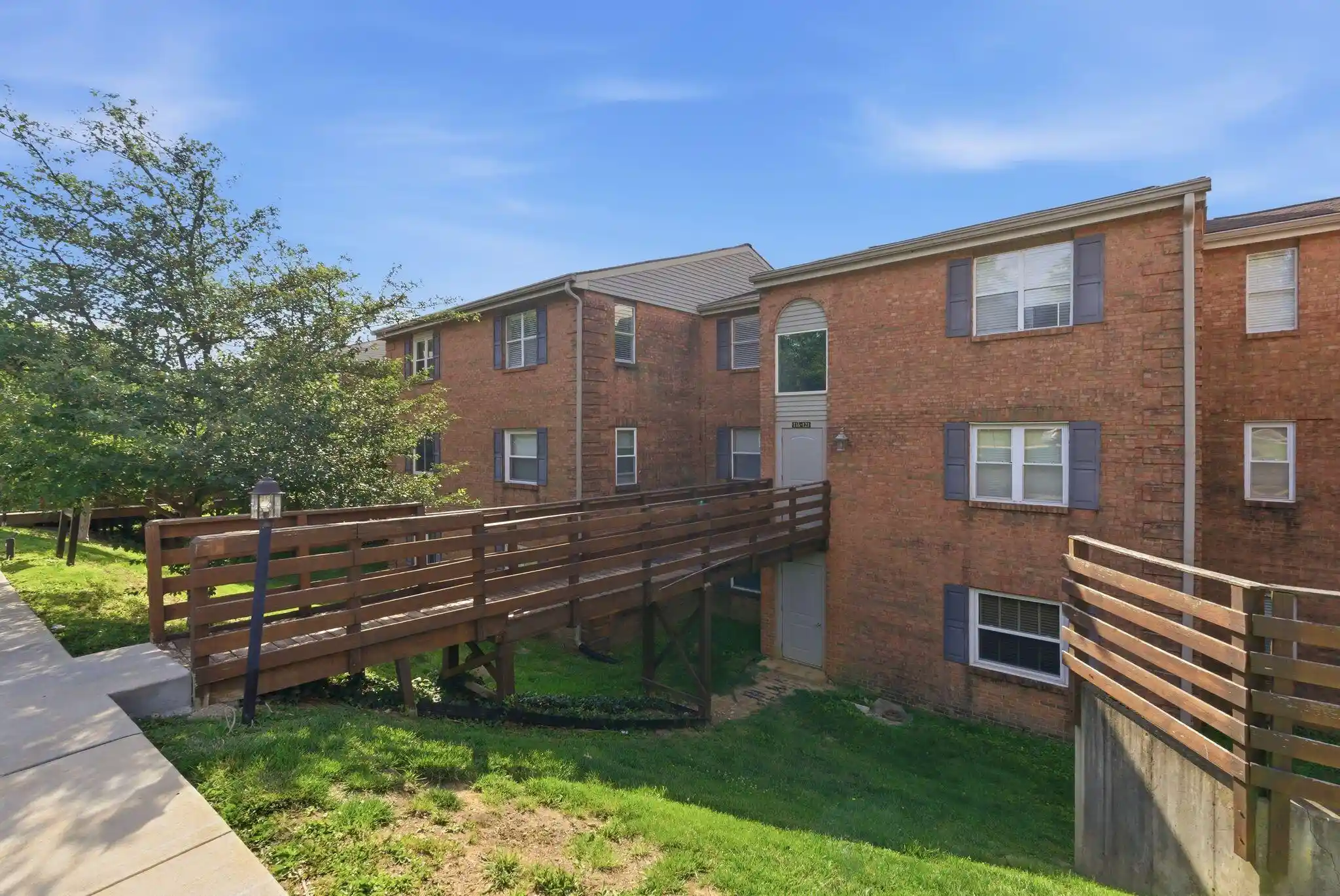 Listing Photo 2 - Condo for sale in 421 Redding Rd located at 421 Redding Rd, Lexington, KY 40517 - Unit #118