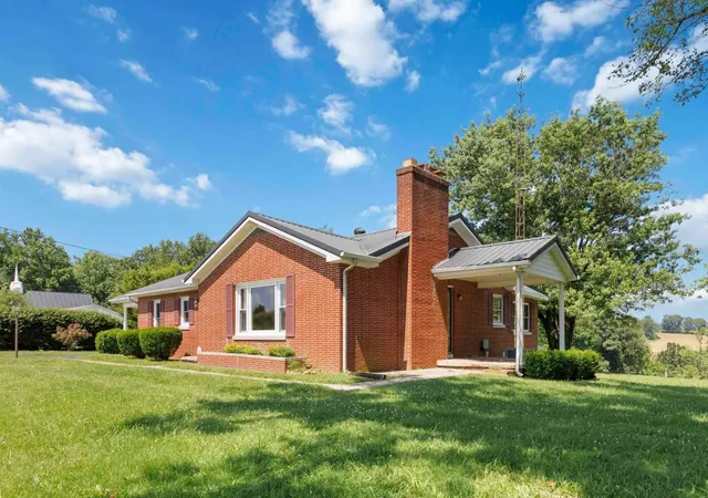 Photo 1 of Single family home for sale at 7681 Kentucky 39, Somerset, KY 42503 | MLS# 26023159 | Listing updated on 2026-08-25