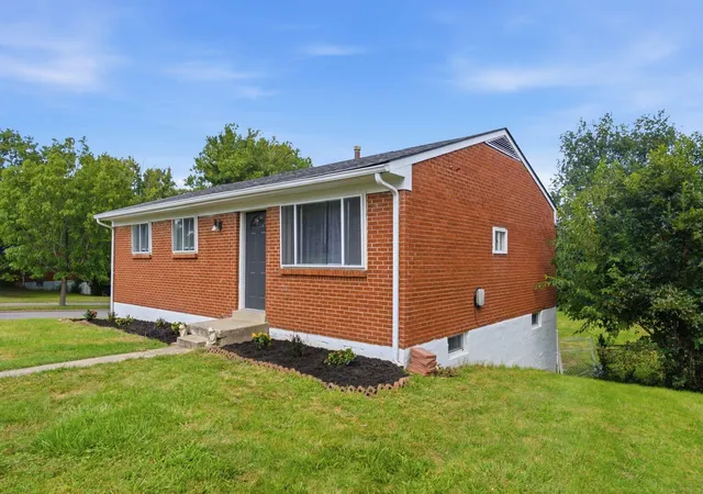 Photo 2 of Single family home for sale at 3601 Olympia Cir, Lexington, KY 40517 | MLS# 26023346 | Listing updated on 2026-09-16