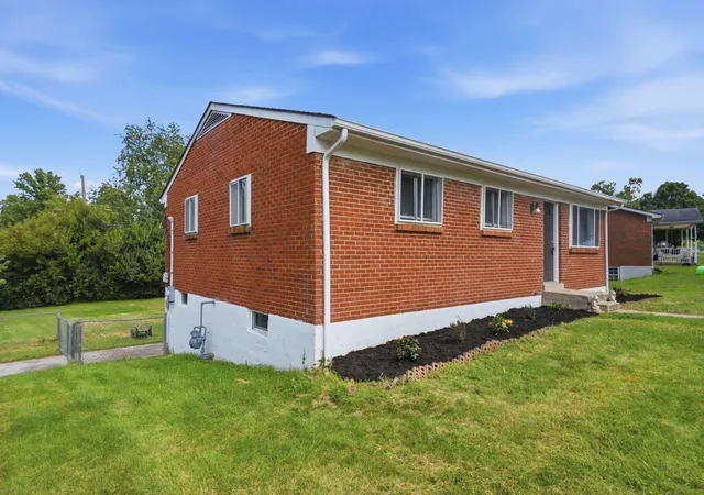 Photo 3 of Single family home for sale at 3601 Olympia Cir, Lexington, KY 40517 | MLS# 26023346 | Listing updated on 2026-09-16