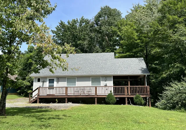 Photo 2 of Single family home for sale at 806 Harbor Springs Rd, Jamestown, KY 42629 | MLS# 26023196 | Listing updated on 2026-08-25