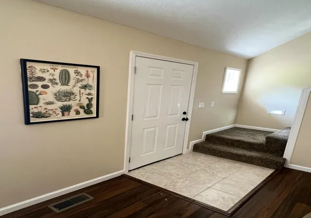 Photo 3 of Single family home for sale at 806 Harbor Springs Rd, Jamestown, KY 42629 | MLS# 26023196 | Listing updated on 2026-08-25