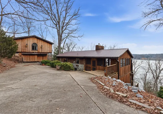 Photo 1 of Single family home for sale at 290 Deer Run Rd, Eddyville, KY 42038 | MLS# 26023423 | Listing updated on 2026-08-27