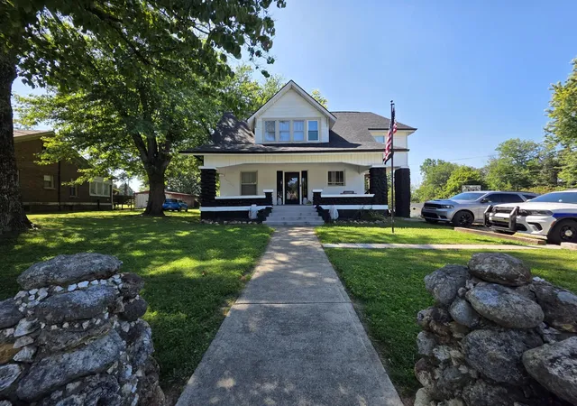 Photo 1 of Single family home for sale at 313 Stanford St, Science Hill, KY 42553 | MLS# 26023278 | Listing updated on 2026-10-05
