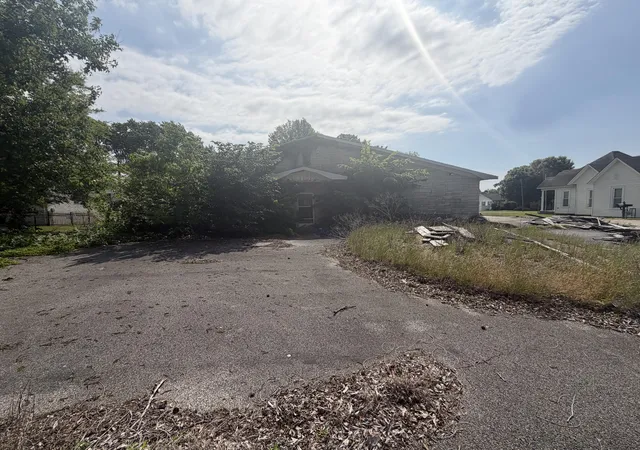 Photo 2 of Single family home for sale at 231 S 5th St, Barlow, KY 42024 | MLS# 26023186 | Listing updated on 2026-09-18