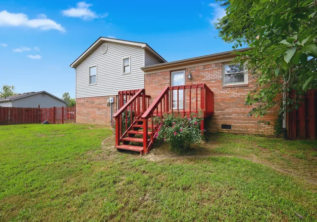 Photo 3 of Sale Pending at 421 Meadow Dr, Berea, KY 40403 | MLS# 26023203 | Listing updated on 2026-09-22
