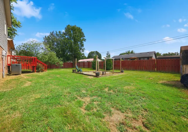 Photo 4 of Single family home for sale at 421 Meadow Dr, Berea, KY 40403 | MLS# 26023203 | Listing updated on 2026-10-13