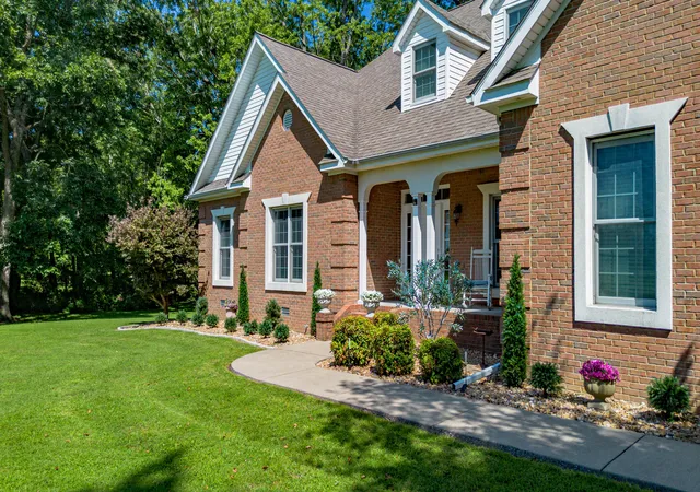Photo 2 of Single family home for sale at 6625 Old Hinkleville Rd, Paducah, KY 42001 | MLS# 26023652 | Listing updated on 2026-09-02