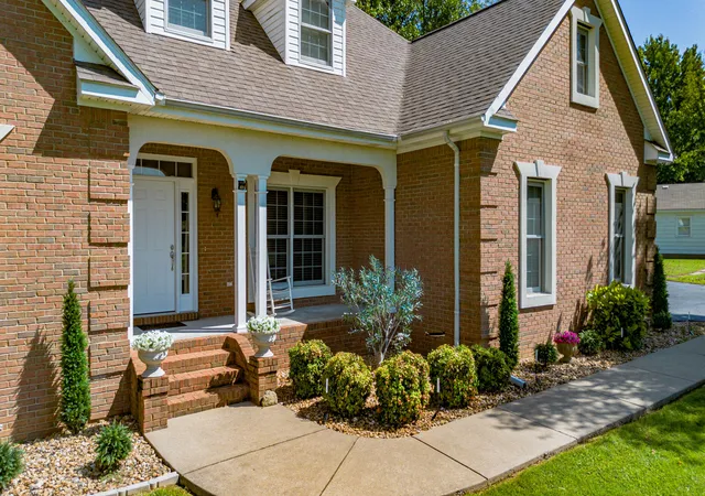 Photo 3 of Single family home for sale at 6625 Old Hinkleville Rd, Paducah, KY 42001 | MLS# 26023652 | Listing updated on 2026-09-02