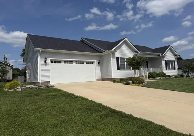 Photo 2 of Single family home for sale at 480 Bellaire Dr, Harrodsburg, KY 40330 | MLS# 26023239 | Listing updated on 2026-08-25
