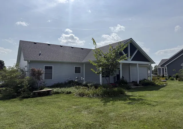 Photo 3 of Single family home for sale at 480 Bellaire Dr, Harrodsburg, KY 40330 | MLS# 26023239 | Listing updated on 2026-10-13