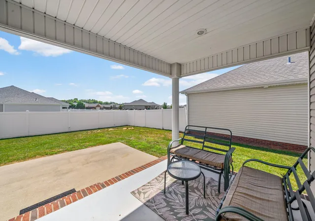 Photo 4 of Sale Pending at 303 N Abbey Wy, Hopkinsville, KY 42240 | MLS# 26023215 | Listing updated on 2026-09-02