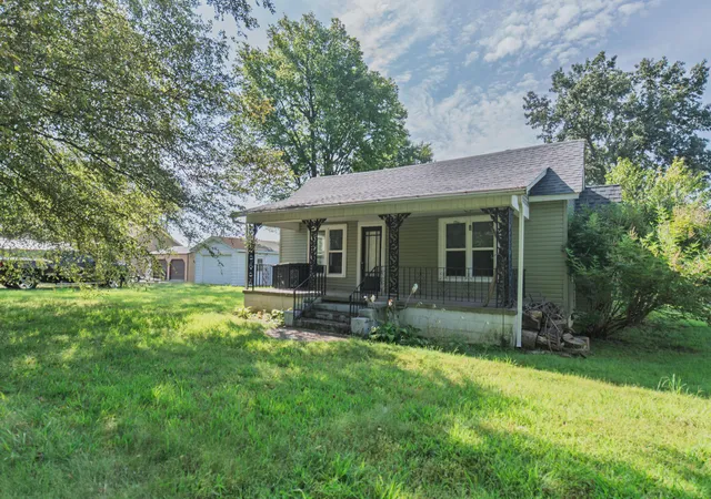 Photo 2 of Single family home for sale at 7870 Woodville Rd, West Paducah, KY 42086 | MLS# 26023213 | Listing updated on 2026-08-27