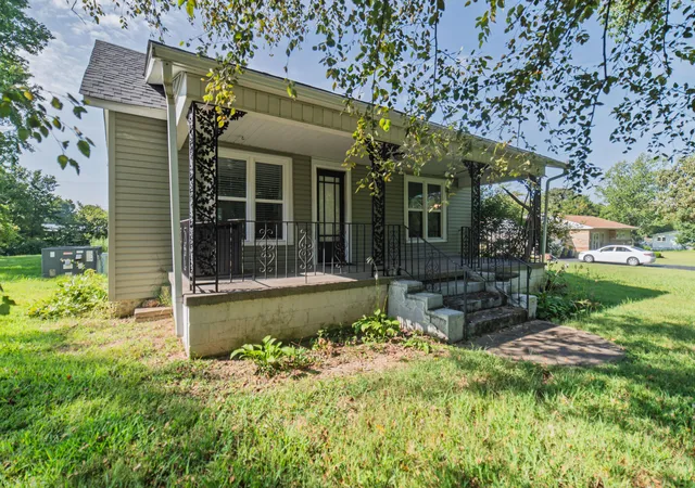 Photo 3 of Single family home for sale at 7870 Woodville Rd, West Paducah, KY 42086 | MLS# 26023213 | Listing updated on 2026-08-27