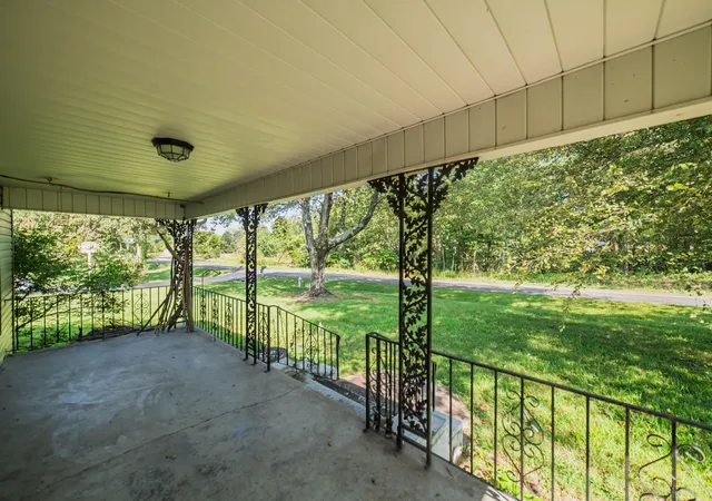 Photo 3 of Single family home for sale at 7870 Woodville Rd, West Paducah, KY 42086 | MLS# 26023213 | Listing updated on 2026-10-23