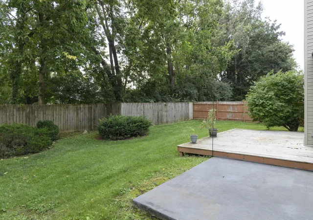 Photo 2 of Single family home for sale at 825 Willow Oak Cir, Lexington, KY 40514 | MLS# 26023259 | Listing updated on 2026-09-07
