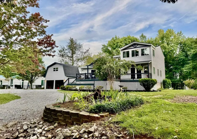 Photo 1 of Single family home for sale at 717 Blue Springs Blvd, Cadiz, KY 42211 | MLS# 26023318 | Listing updated on 2026-08-26