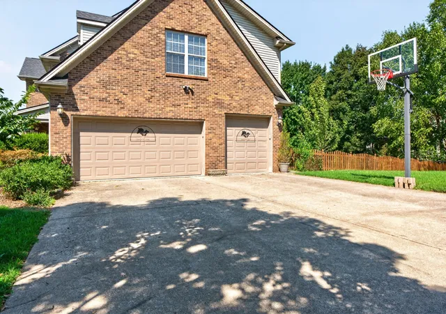 Photo 48 of Single family home for sale at 2213 Wilmington Ln, Lexington, KY 40513 | MLS# 26023664 | Listing updated on 2026-10-23