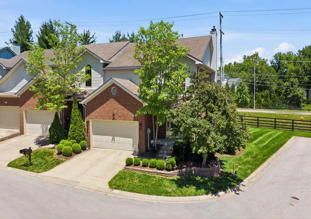 Townhouse for sale at 3637 Amick Wy, Lexington, KY 40509 | MLS# 26023282