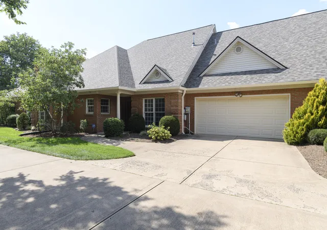 Photo 2 of Condo for sale at 119 Sugartree Ln, Versailles, KY 40383 | MLS# 26023402 | Listing updated on 2026-08-27