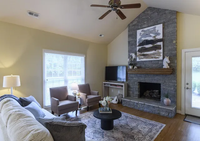 Photo 3 of Condo for sale at 119 Sugartree Ln, Versailles, KY 40383 | MLS# 26023402 | Listing updated on 2026-10-26