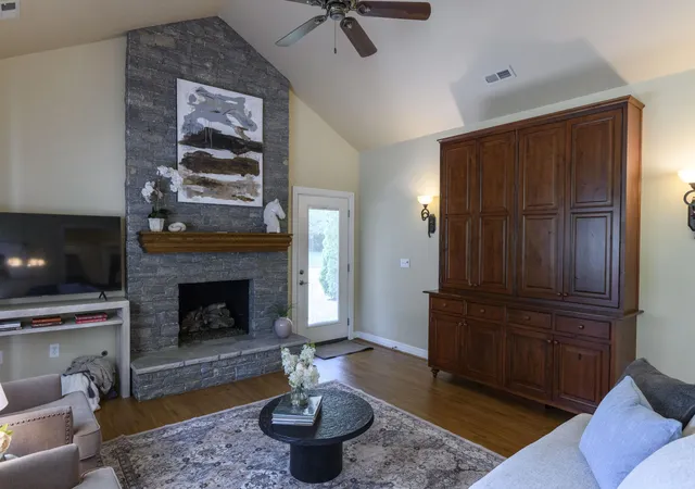 Photo 4 of Condo for sale at 119 Sugartree Ln, Versailles, KY 40383 | MLS# 26023402 | Listing updated on 2026-10-26