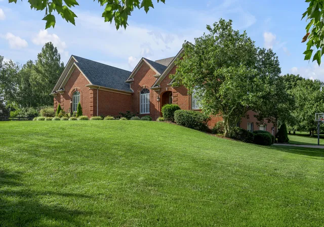 Photo 2 of Sale Pending at 203 W Brannon Rd, Nicholasville, KY 40356 | MLS# 26023309 | Listing updated on 2026-09-06