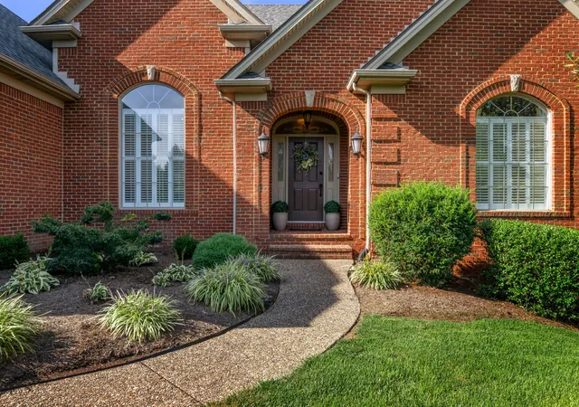 Photo 3 of Sale Pending at 203 W Brannon Rd, Nicholasville, KY 40356 | MLS# 26023309 | Listing updated on 2026-09-06