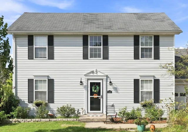 Photo 1 of Single family home for sale at 1117 Leathers Ln, Frankfort, KY 40601 | MLS# 26023292 | Listing updated on 2026-09-15