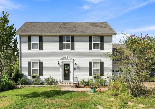 Photo 2 of Single family home for sale at 1117 Leathers Ln, Frankfort, KY 40601 | MLS# 26023292 | Listing updated on 2026-09-15