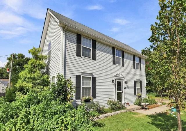 Photo 3 of Single family home for sale at 1117 Leathers Ln, Frankfort, KY 40601 | MLS# 26023292 | Listing updated on 2026-09-15
