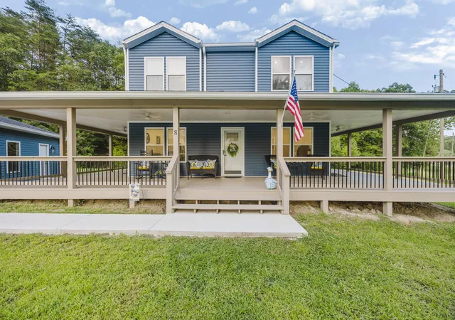 Photo 1 of Single family home for sale at 8 Courtney Ln, Stanton, KY 40380 | MLS# 26023618 | Listing updated on 2026-08-28