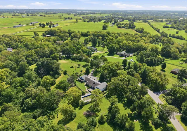 Photo 3 of Sale Pending at 1023 Bicknell Ln, Wilmore, KY 40390 | MLS# 26023356 | Listing updated on 2026-09-21