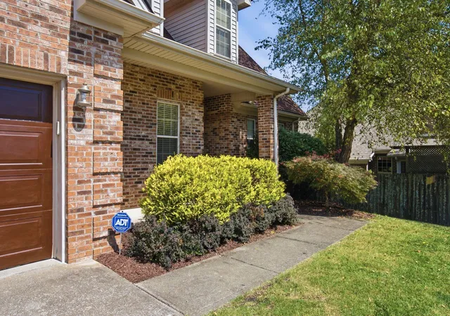 Photo 4 of Sale Pending at 3209 Winged Ft Cir, Lexington, KY 40509 | MLS# 26023786 | Listing updated on 2026-10-13