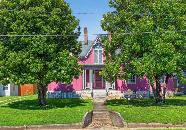 Photo 1 of Single family home for sale at 414 N Main St, Harrodsburg, KY 40330 | MLS# 26023334 | Listing updated on 2026-08-26